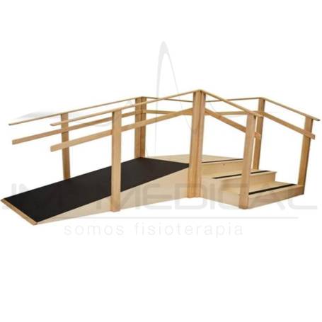 GRADA Y RAMPA DE MADERA